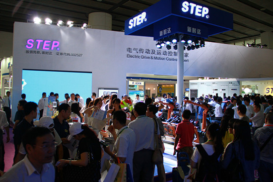 帥福特與新時達簽訂工業機器人鋰電池巨額合同 帥福特與新時達簽訂工業機器人鋰電池巨額合同