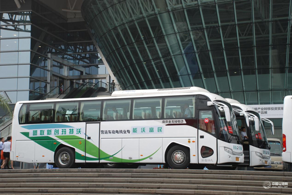 沒有充電樁也能跑 配移動(dòng)充電車20分鐘可充80度電