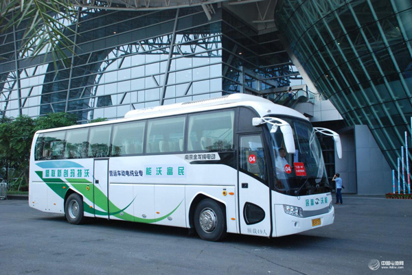 沒有充電樁也能跑 配移動(dòng)充電車20分鐘可充80度電