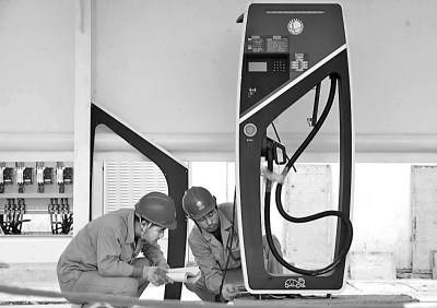 里程和充電焦慮困擾用戶 如何為500萬(wàn)輛電動(dòng)汽車(chē)備下充電樁