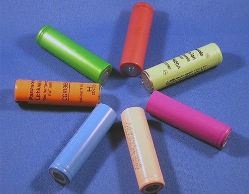 動力電池行業明年可實現供需平衡 降價空間加大