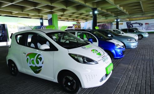 廣州市副市長周亞偉：2025年新能源車產量力爭達百萬