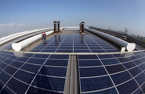 我國光伏發電累計并網裝機容量定格在2805萬千瓦