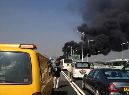 首輛“香港品牌”電動巴士自燃 初查是電線短路造成 首輛“香港品牌”電動巴士自燃 初查是電線短路造成