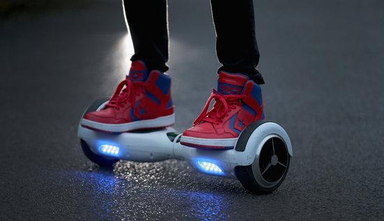 亞馬遜發現平衡滑行車用劣質電池 或存爆炸隱患 亞馬遜發現平衡滑行車用劣質電池 或存爆炸隱患