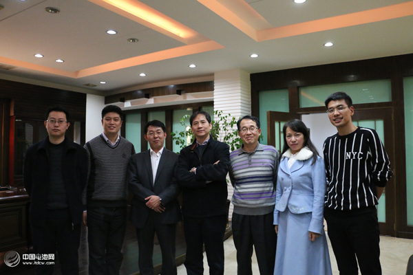 中國電池網(wǎng)CEO應(yīng)邀到寧波金和鋰電材料調(diào)研