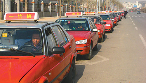 太原擬用電動(dòng)車取代7000輛天然氣出租車 明智之舉? 太原擬用電動(dòng)車取代7000輛天然氣出租車 明智之舉?