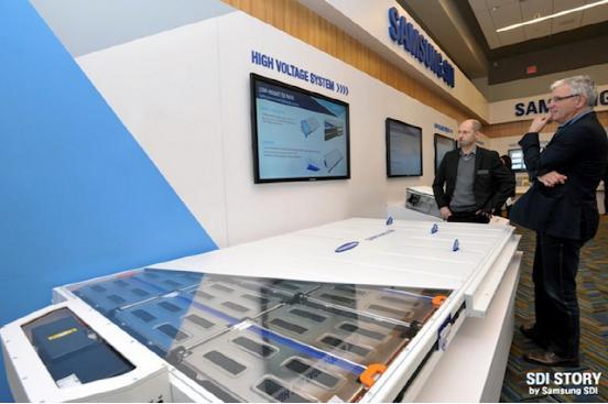三星展示電動汽車電池 續(xù)航里程達600公里 三星展示電動汽車電池 續(xù)航里程達600公里