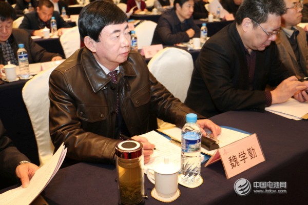 山東省汽車行業(yè)協(xié)會常務(wù)副會長兼秘書長魏學(xué)勤 山東省汽車行業(yè)協(xié)會常務(wù)副會長兼秘書長魏學(xué)勤