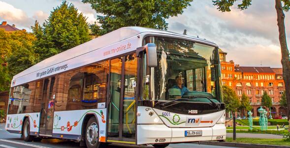 德國(guó)曼海姆市63路無(wú)線充電巴士
