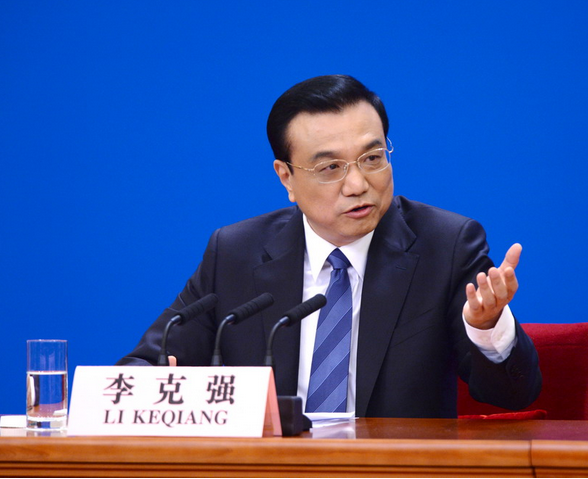 總理:支持新能源汽車 動力電池放首位 總理:支持新能源汽車 動力電池放首位