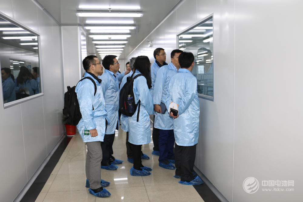 調(diào)研團(tuán)一行參觀妙盛動(dòng)力生產(chǎn)車(chē)間 調(diào)研團(tuán)一行參觀妙盛動(dòng)力生產(chǎn)車(chē)間