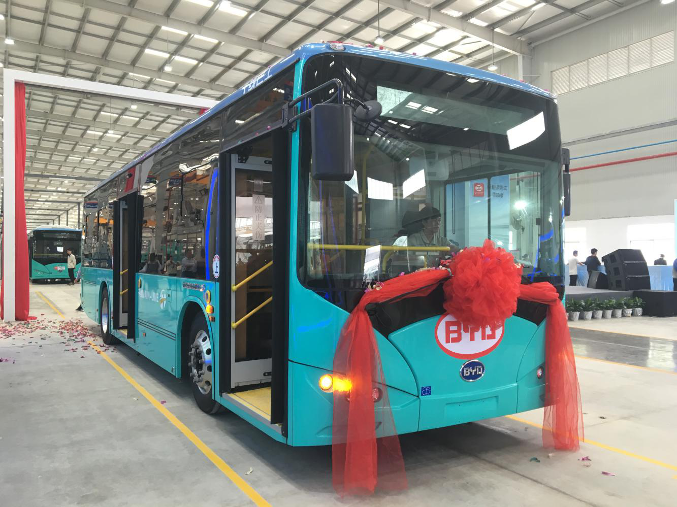 汕尾比亞迪純電動(dòng)客車下線獲6434輛訂單 汕尾比亞迪純電動(dòng)客車下線獲6434輛訂單