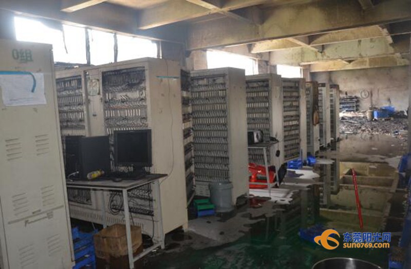 廣東深圳：中準能源廢舊圓柱鋰電池堆冒煙起火 無傷亡