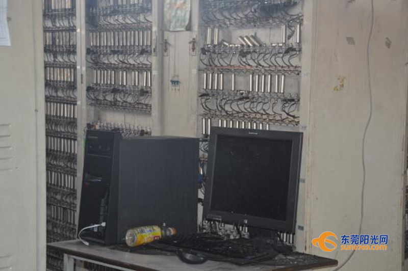 廣東深圳：中準能源廢舊圓柱鋰電池堆冒煙起火 無傷亡