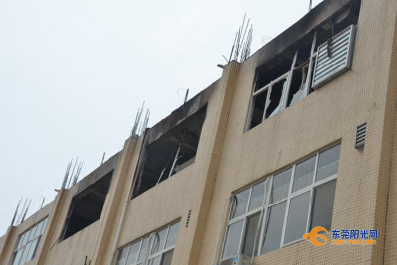 廣東深圳：中準能源廢舊圓柱鋰電池堆冒煙起火 無傷亡