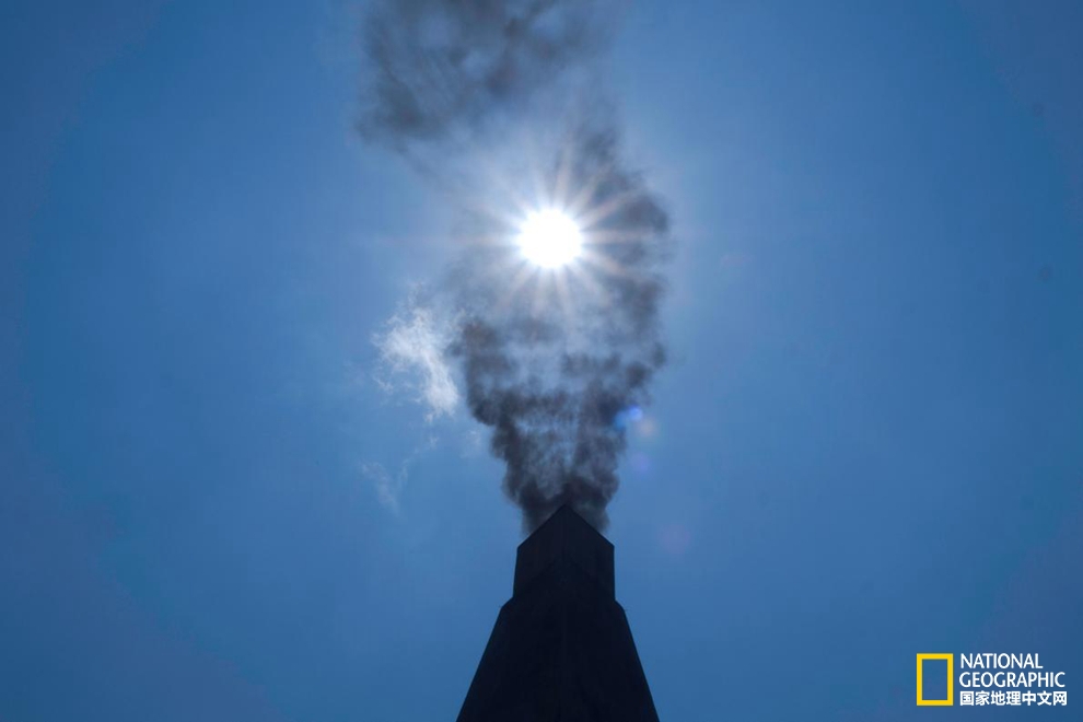 印尼鉛污染之殤:熔煉廢舊電池的代價 印尼鉛污染之殤:熔煉廢舊電池的代價