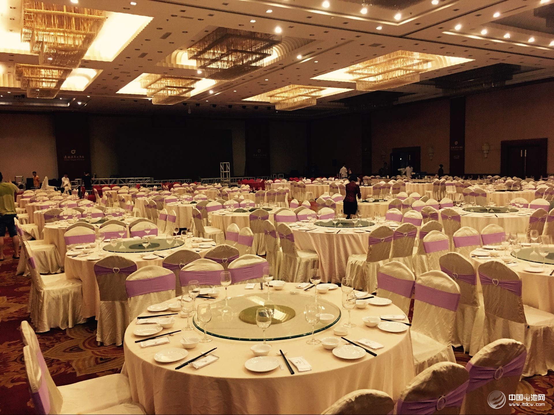 第4屆鋰電“達(dá)沃斯”論壇組委會(huì)秘書長(zhǎng)、電池百人會(huì)常務(wù)副理事長(zhǎng)兼秘書長(zhǎng)于清教一行應(yīng)邀抵達(dá)長(zhǎng)沙，在寧鄉(xiāng)高新區(qū)、長(zhǎng)沙市人民政府、長(zhǎng)沙市經(jīng)信委、中國(guó)（長(zhǎng)沙）先進(jìn)電池材料及電池產(chǎn)業(yè)技術(shù)創(chuàng)新戰(zhàn)略聯(lián)盟和中南大學(xué)就第4屆鋰電“達(dá)沃斯”論壇籌備情況及舉辦城市等進(jìn)行調(diào)研交流