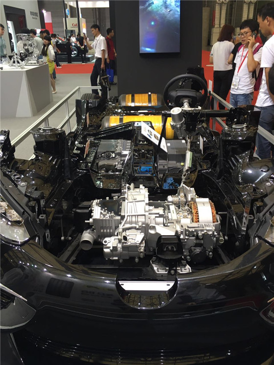 豐田氫燃料電池車“未來”內部結構 豐田氫燃料電池車“未來”內部結構