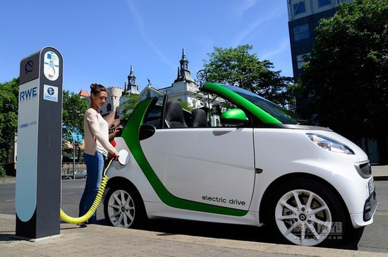 百萬輛上路目標(biāo)頻現(xiàn) 電動汽車時代是否來得太快？