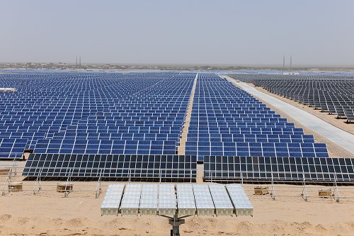 中民新能:全球最大單體光伏電站項(xiàng)目一期首批380兆瓦并網(wǎng)發(fā)電 中民新能:全球最大單體光伏電站項(xiàng)目一期首批380兆瓦并網(wǎng)發(fā)電