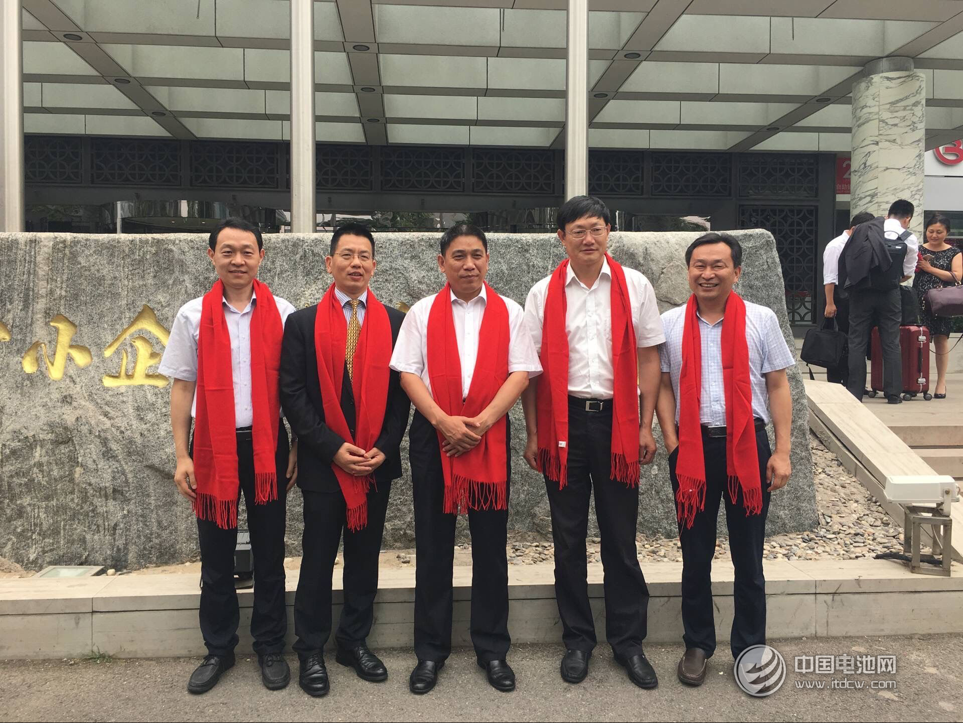 惠強新材在全國股份轉讓系統公司舉行集體掛牌儀式 惠強新材在全國股份轉讓系統公司舉行集體掛牌儀式