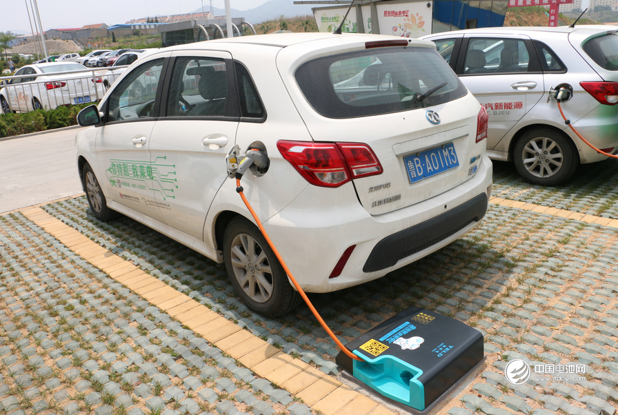 特來電充電樁 攝影/中國電池網(wǎng) 陳芳芳 特來電充電樁 攝影/中國電池網(wǎng) 陳芳芳