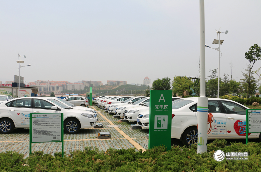 特來電充電樁 攝影/中國電池網(wǎng) 陳芳芳 特來電充電樁 攝影/中國電池網(wǎng) 陳芳芳