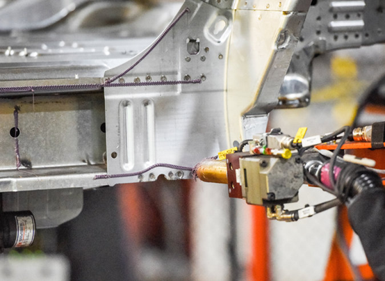 如何汽車更省油?粘合劑和電池成為新希望