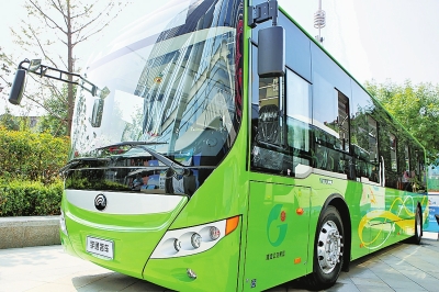 參加會展的宇通電動客車。記者聶冬晗攝