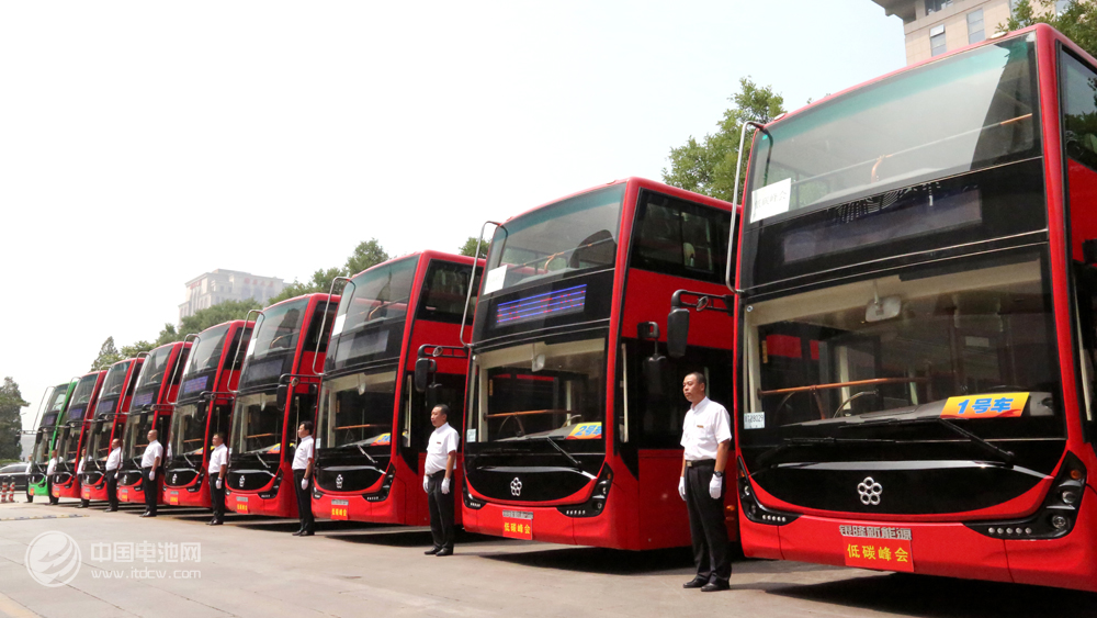 2016年6月8日，銀隆新能源純電動客車榮膺第二屆中美低碳峰會指定用車