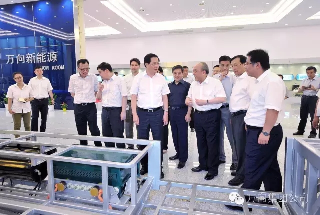 浙江省委副書記車俊調研萬向 試乘上汽萬向新能源客車 浙江省委副書記車俊調研萬向 試乘上汽萬向新能源客車