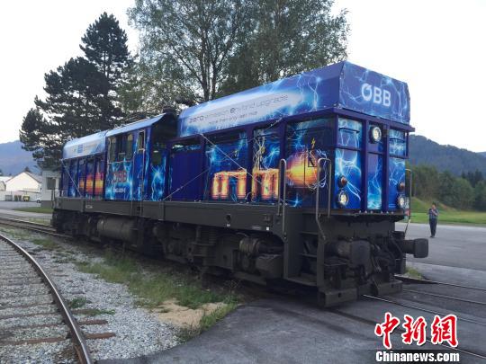 世界首臺超級電容+蓄電池混合動力調(diào)車機(jī)車全球發(fā)布 世界首臺超級電容+蓄電池混合動力調(diào)車機(jī)車全球發(fā)布