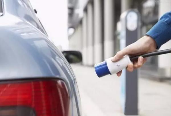 電動(dòng)汽車充電難題依舊 政府補(bǔ)助的充電樁將接受監(jiān)督