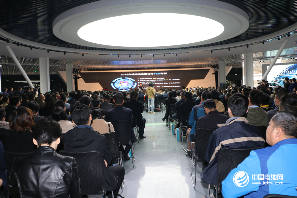 “充電網、車聯網、互聯網”生態、開放、共享云平臺3.0暨大數據發布會現場 “充電網、車聯網、互聯網”生態、開放、共享云平臺3.0暨大數據發布會現場