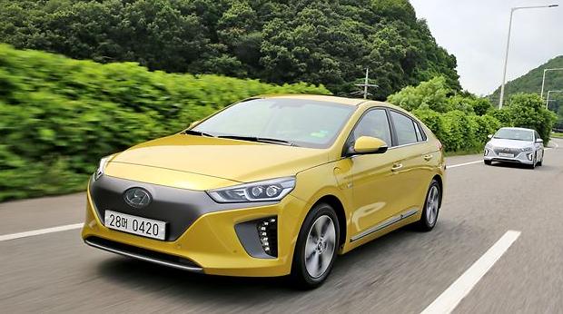 現代汽車2016年推出新款電動車Ioniq，該車型分混動版、插電混動版以及純電動版三種不同版本，今年1-10月國內市場共售出1480臺