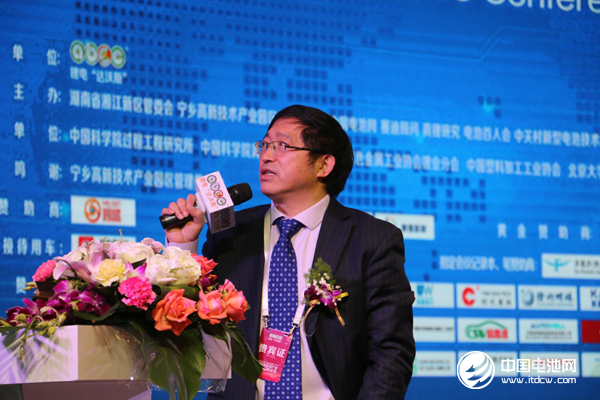 中南大學材料科學與工程學院院長、教授 梁叔全 中南大學材料科學與工程學院院長、教授 梁叔全