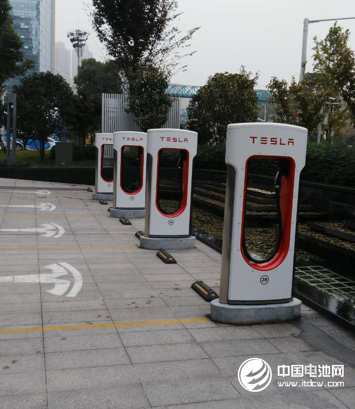 特斯拉宣布結束終身免費充電政策 不少車主表示支持