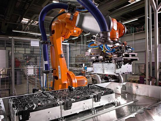 寶馬研發固態電池技術 或于2026年量產 寶馬研發固態電池技術 或于2026年量產