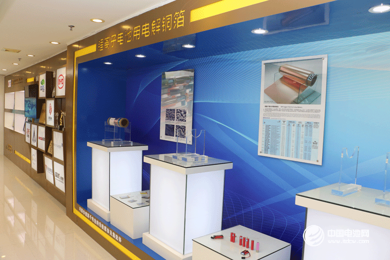 調(diào)研團一行參觀聯(lián)合銅箔展廳 調(diào)研團一行參觀聯(lián)合銅箔展廳