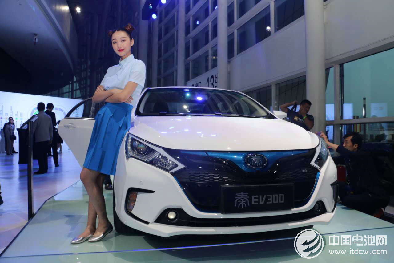 比亞迪發(fā)布最新家族式造型 新任設(shè)計(jì)總監(jiān)攜王朝概念車亮相