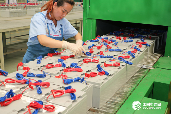 與會嘉賓參觀奧冠集團(tuán)山東生產(chǎn)基地