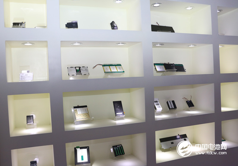 1-6月國(guó)內(nèi)手機(jī)市場(chǎng)出貨量2.39億部 國(guó)產(chǎn)手機(jī)仍靠“薄利多銷(xiāo)”