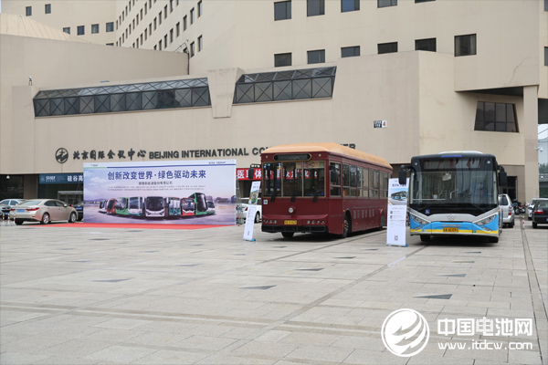 銀隆新能源車型在活動(dòng)展區(qū)