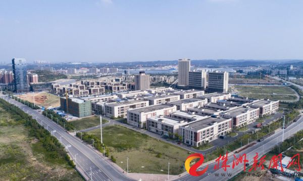 從原材料到零部件再到總裝 湖南株洲動力電池打造全產(chǎn)業(yè)鏈條