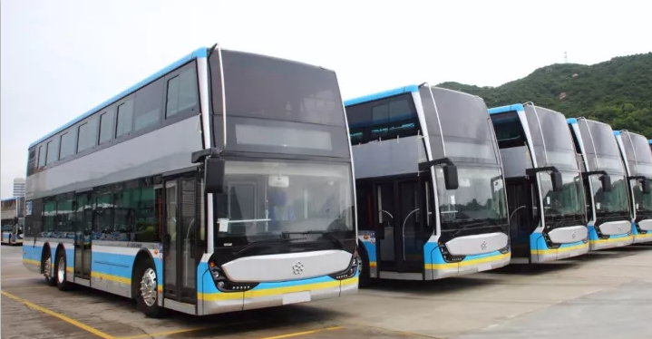 2月25日，雙層公交在北京44外線(xiàn)路運(yùn)營(yíng)