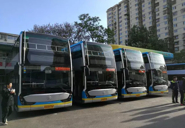 4月23日，雙層公交在北京市10路公交線(xiàn)運(yùn)營(yíng)