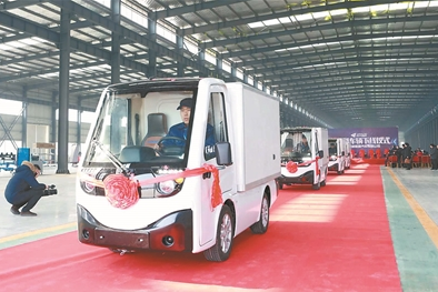 首輛純電動物流汽車“邁喬”在淮安下線 首輛純電動物流汽車“邁喬”在淮安下線