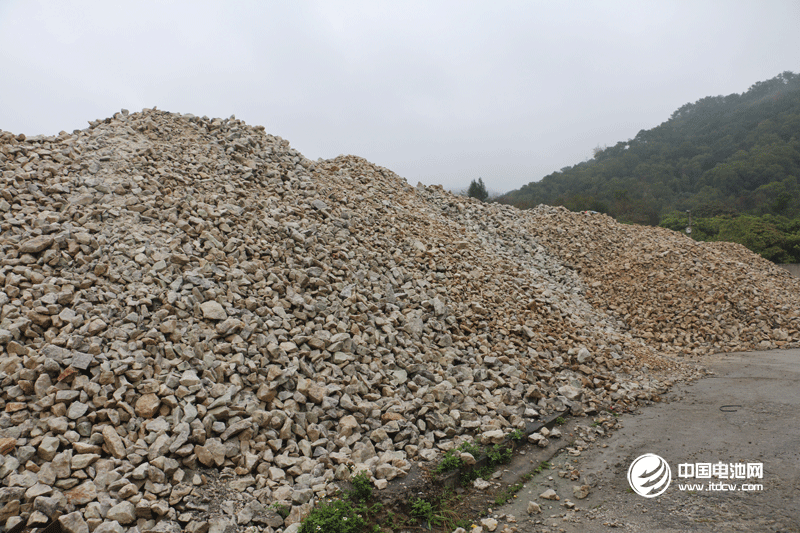 “天價(jià)鋰礦”二度拍賣 第二輪競(jìng)拍出價(jià)至6億元再觸及熔斷