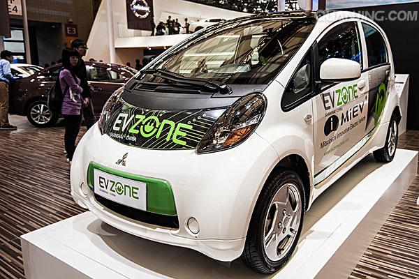 中國汽車產(chǎn)業(yè)又一個十字路口:新能源車合資還是單干? 中國汽車產(chǎn)業(yè)又一個十字路口:新能源車合資還是單干?